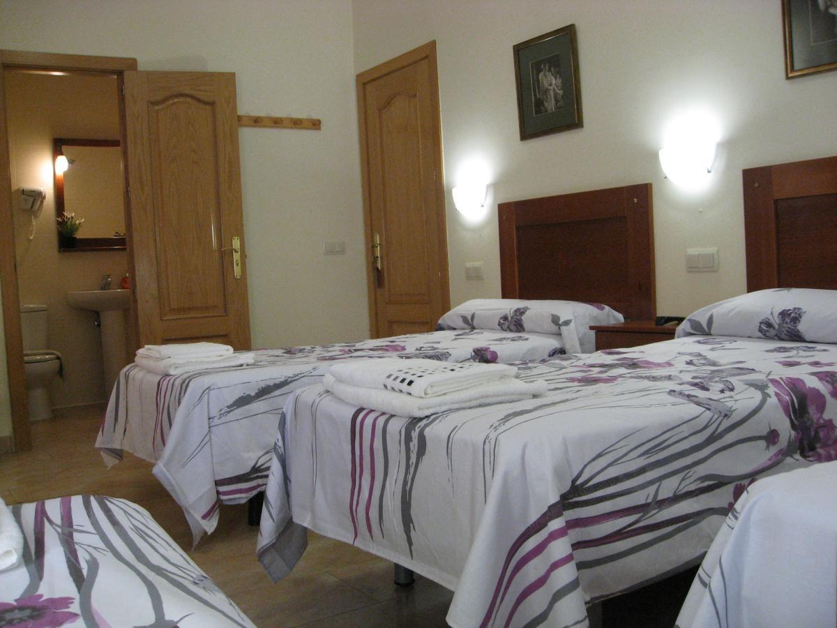 Hostal Tirso Plaza Madrid Exterior photo