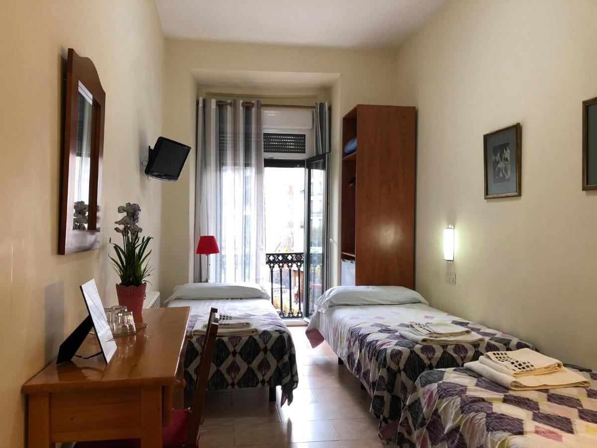 Hostal Tirso Plaza Madrid Exterior photo